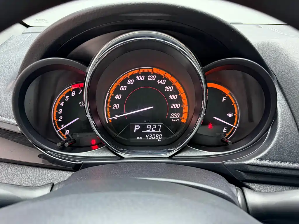 Toyota Yaris L 2022
