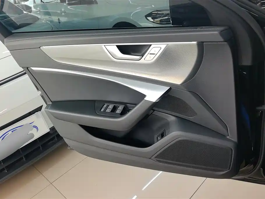 Audi A6L 2023