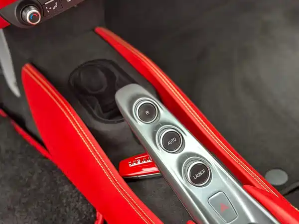 Ferrari F8 2022