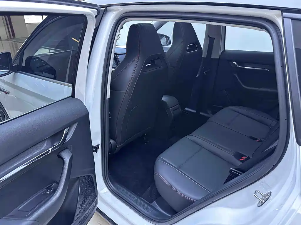 Skoda Kamiq 2023 — фото 10