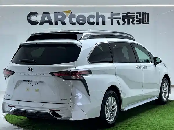 Toyota Granvia 2024