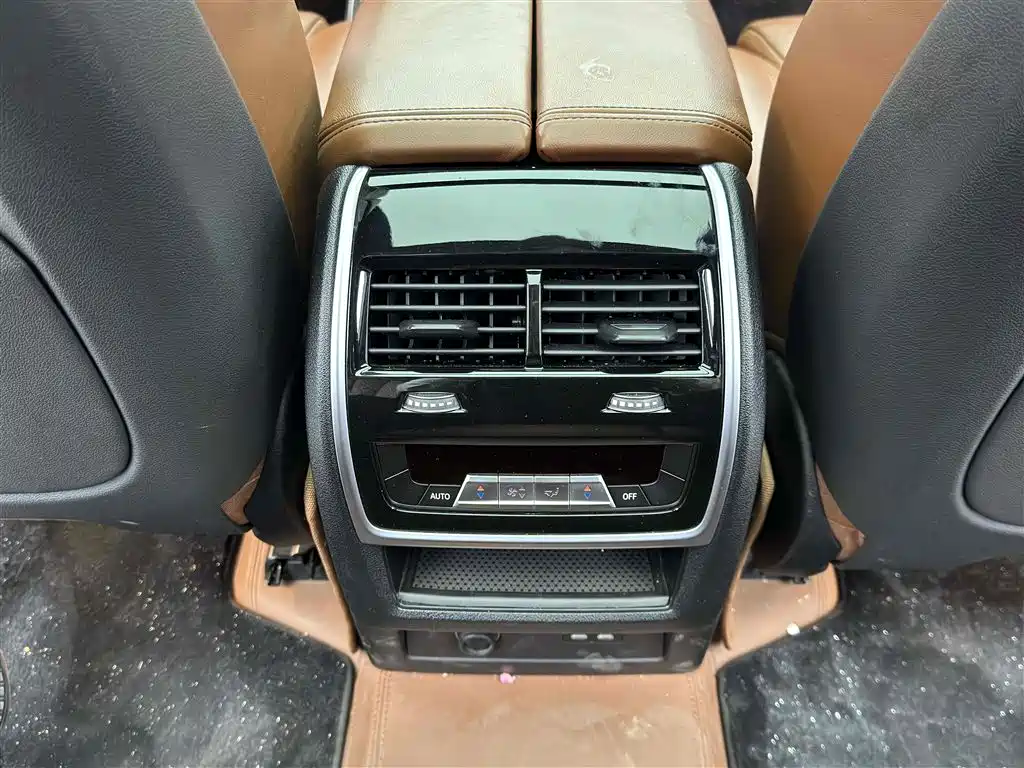BMW X7 2021 — фото 11