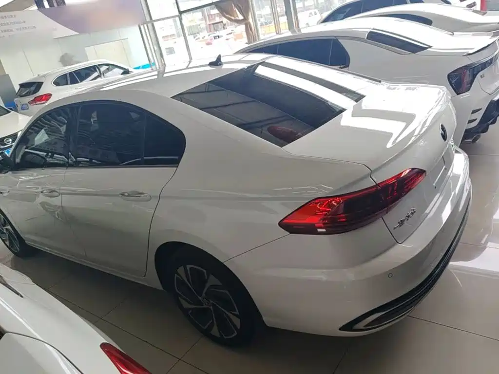 Volkswagen Bora 2023