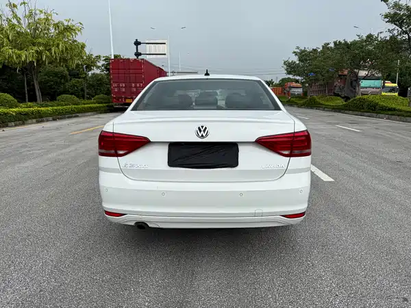 Volkswagen Lavida 2015