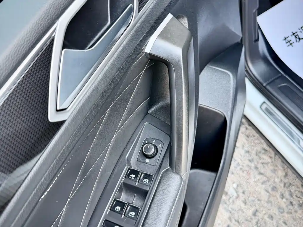 Volkswagen Tiguan L 2022 — фото 18