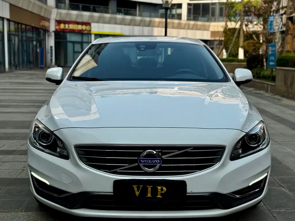 Volvo S60 2017 — фото 2