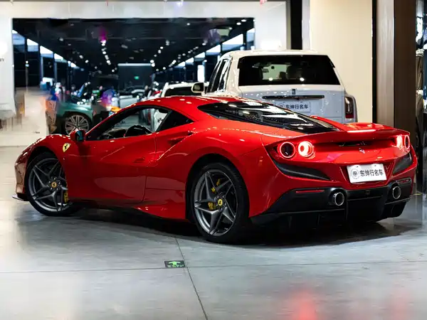 Ferrari F8 2022