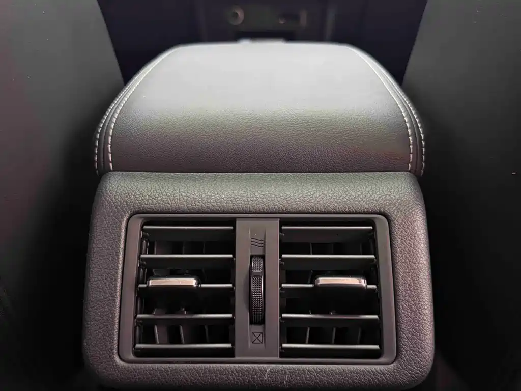 Mitsubishi Outlander 2021 — фото 13