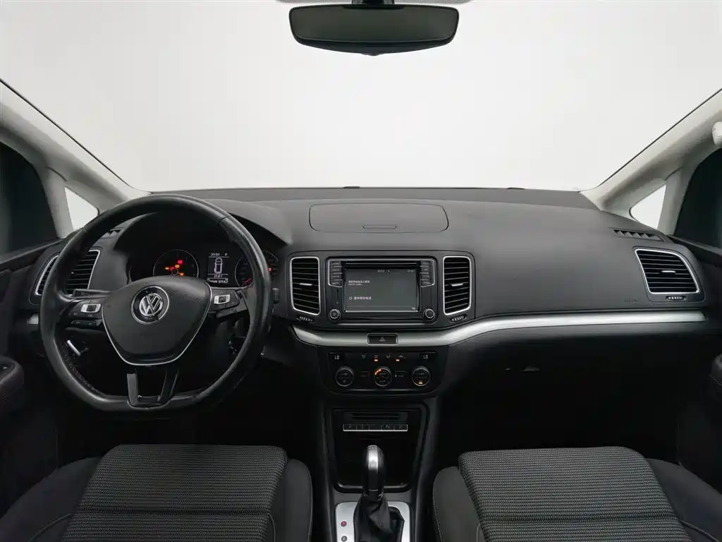 Volkswagen Sharan 2017 — фото 5