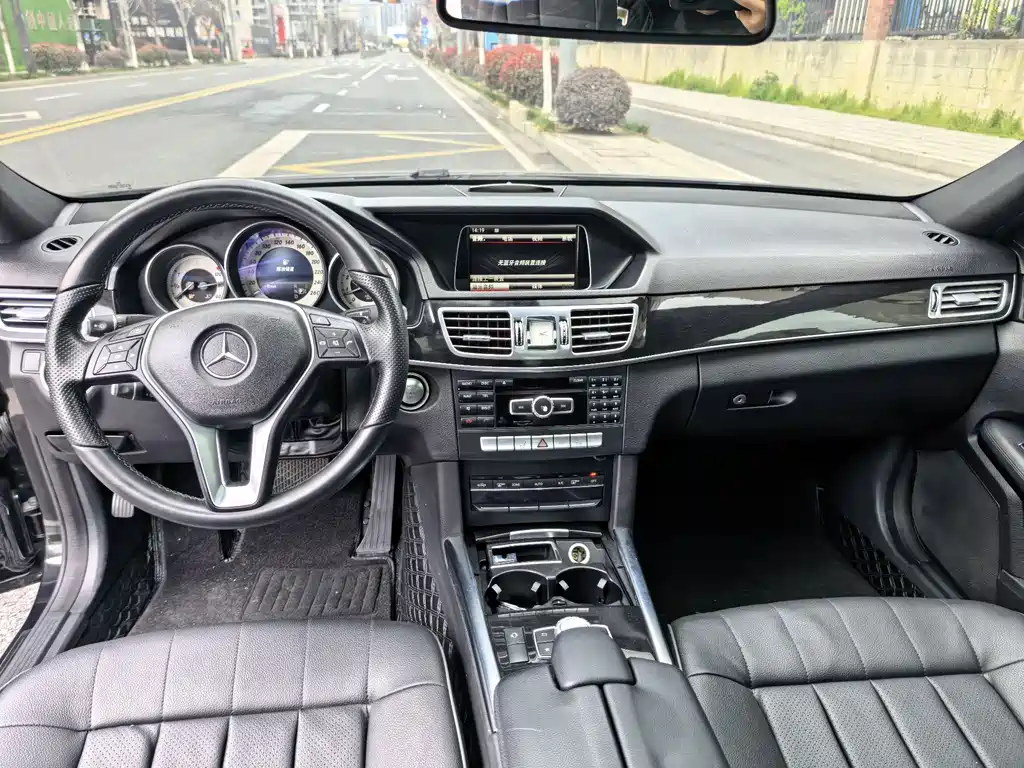 Mercedes-Benz E-Class 2015 — фото 7