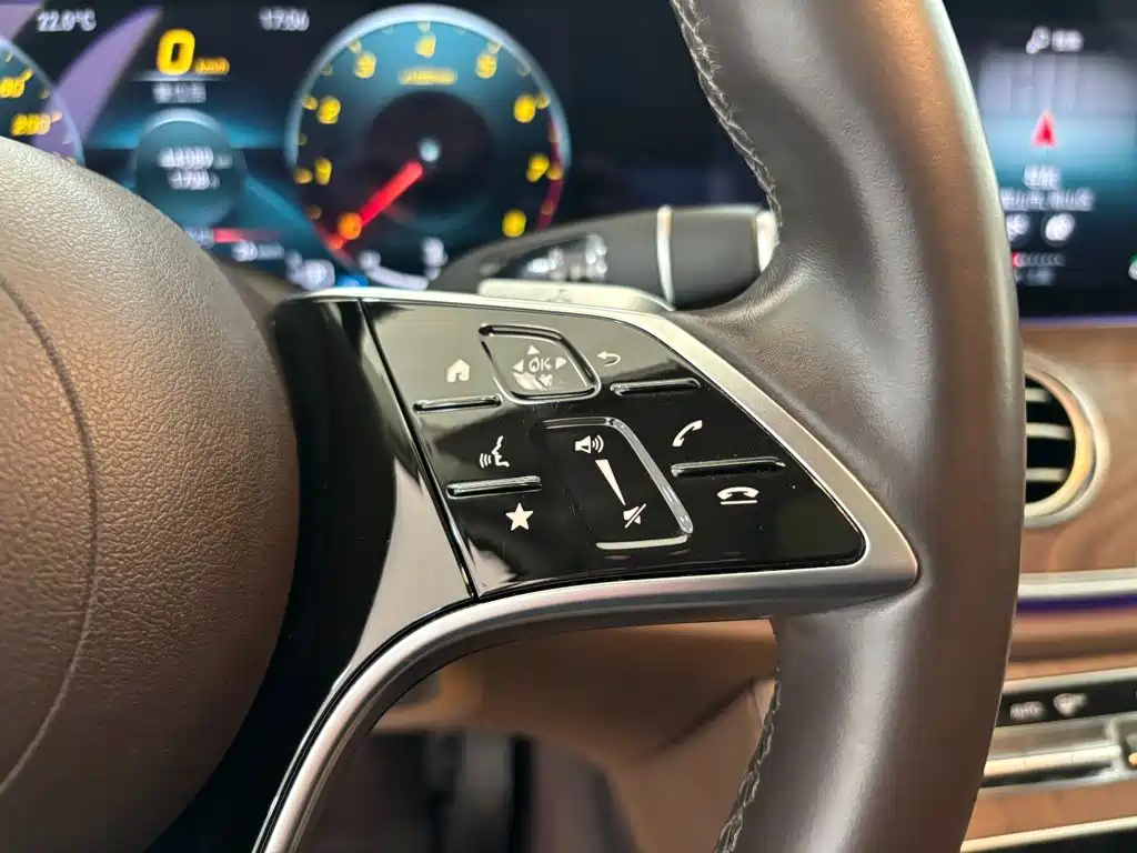 Mercedes-Benz E-Class 2022 — фото 30