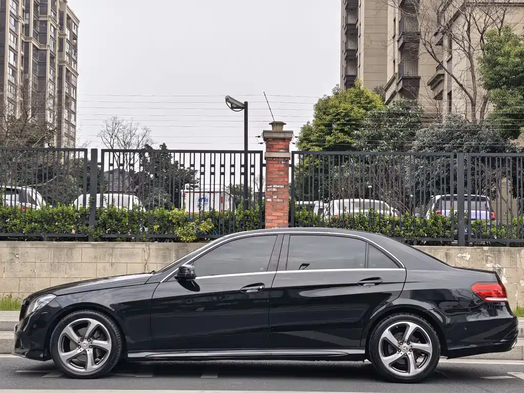 Mercedes-Benz E-Class 2015 — фото 4