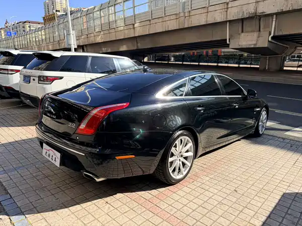 Jaguar XJ 2013