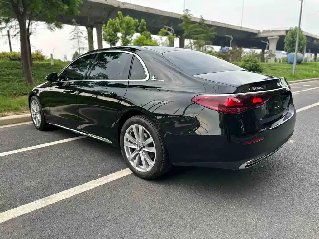 Mercedes-Benz E-Class 2024