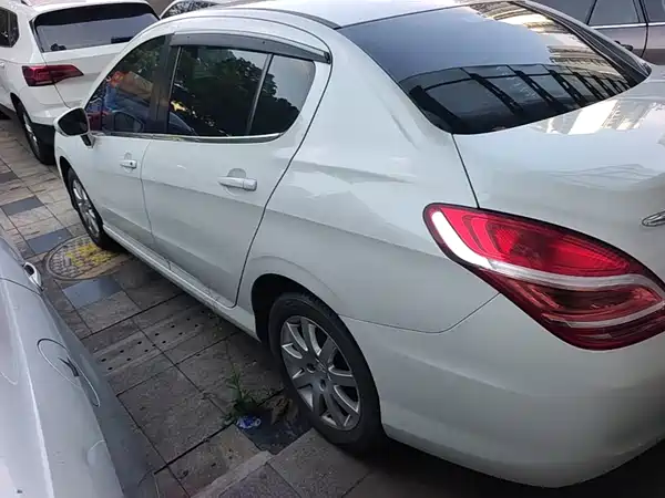 Peugeot 308 2016