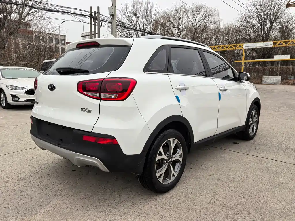 Kia KX3 2016 — фото 7