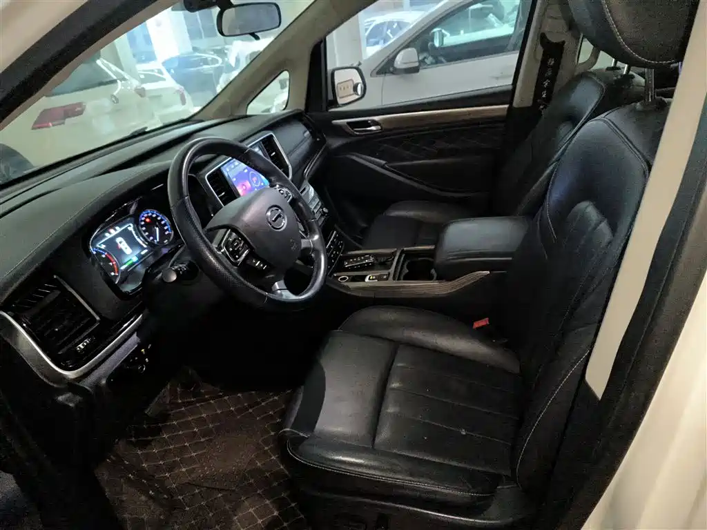 GAC Motor Trumpchi M8 2021 — фото 15