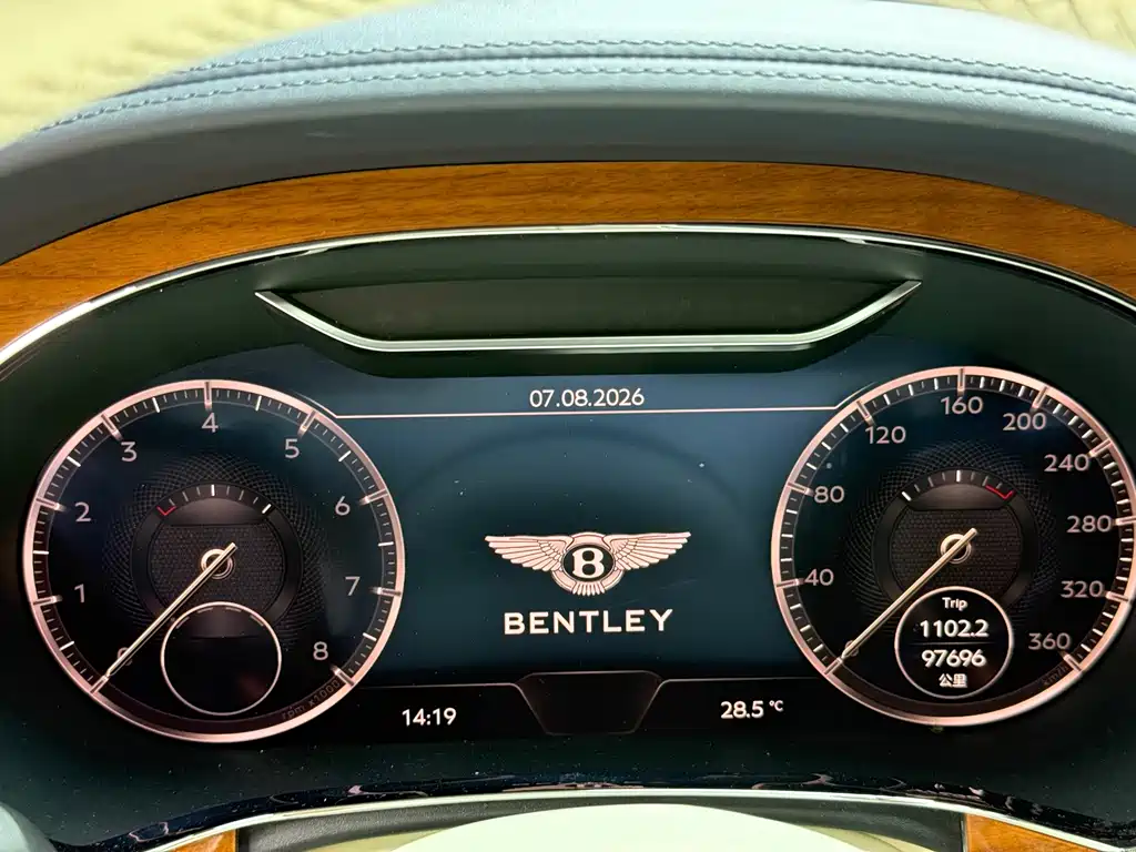 Bentley Continental 2020 — фото 9