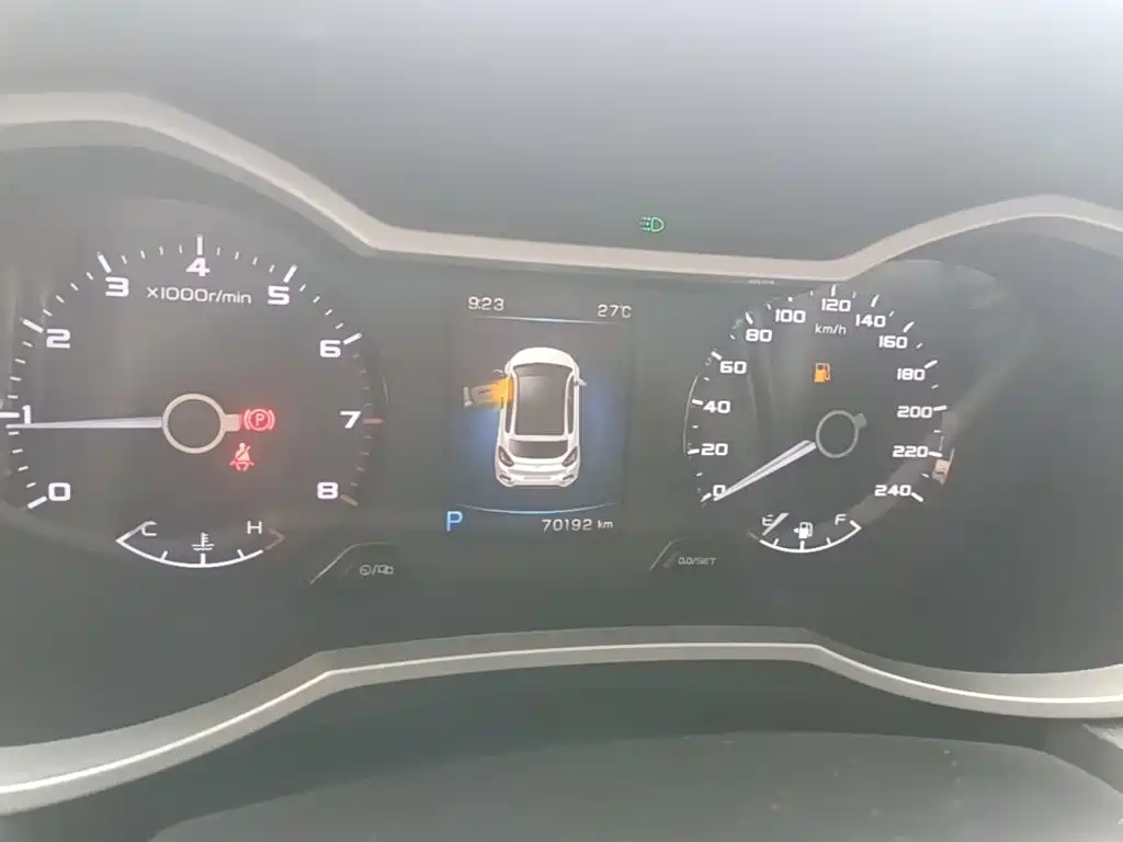 Geely Emgrand GS 2018 — фото 12
