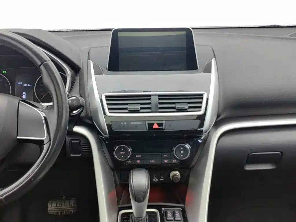 Mitsubishi Yige 2019 — фото 12