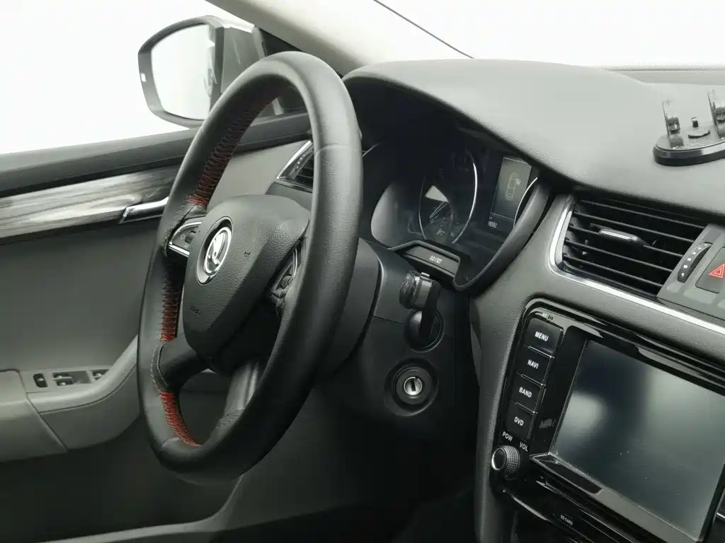 Skoda Octavia 2014 — фото 22