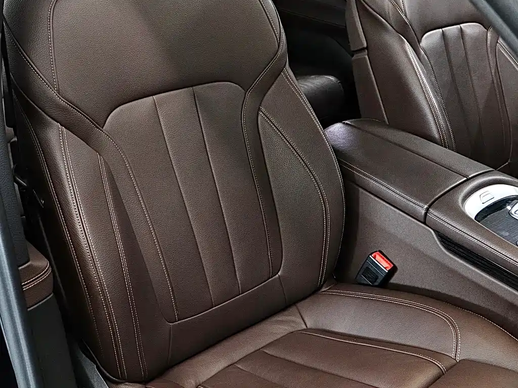 BMW 7 Series 2018 — фото 16