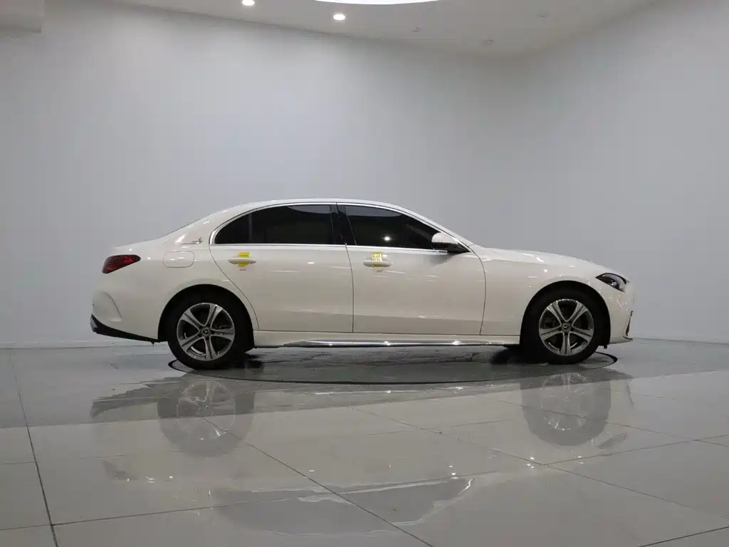 Mercedes-Benz C-Class 2021