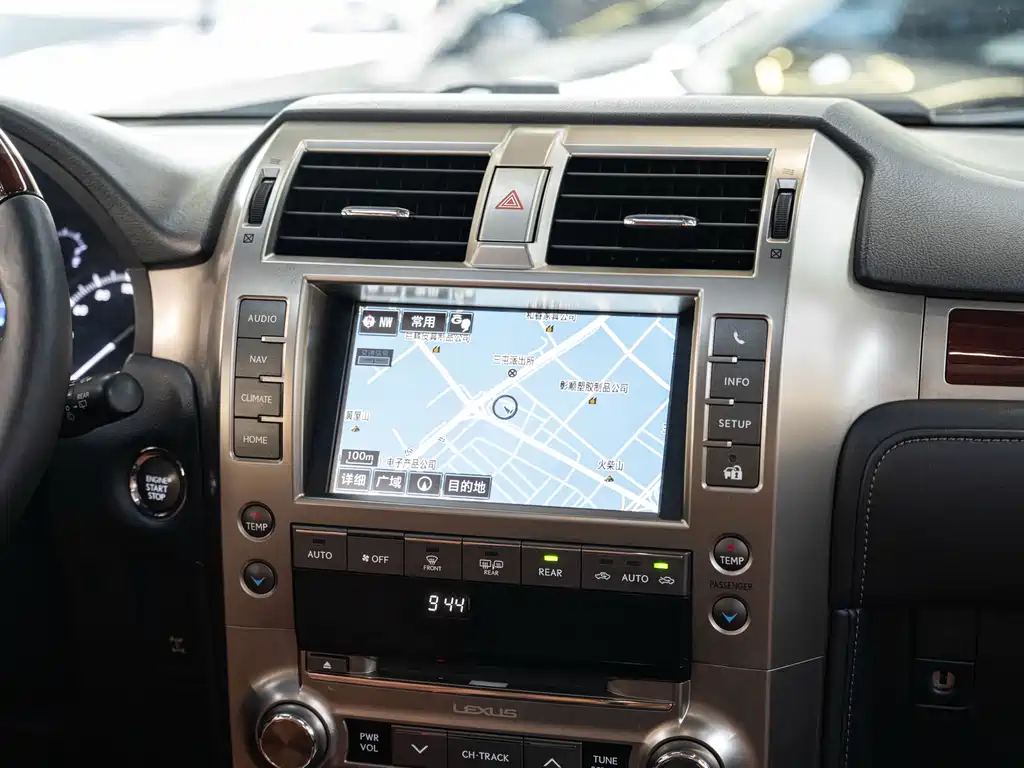 Lexus GX 2016 — фото 17