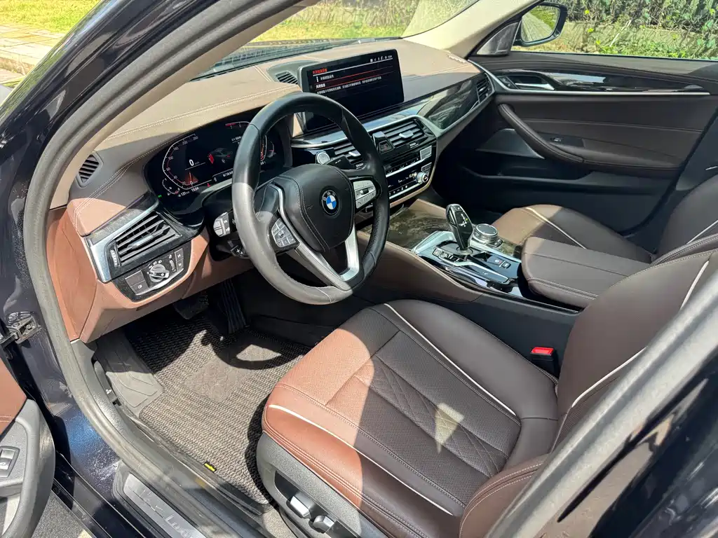 BMW 5 Series 2023 — фото 12