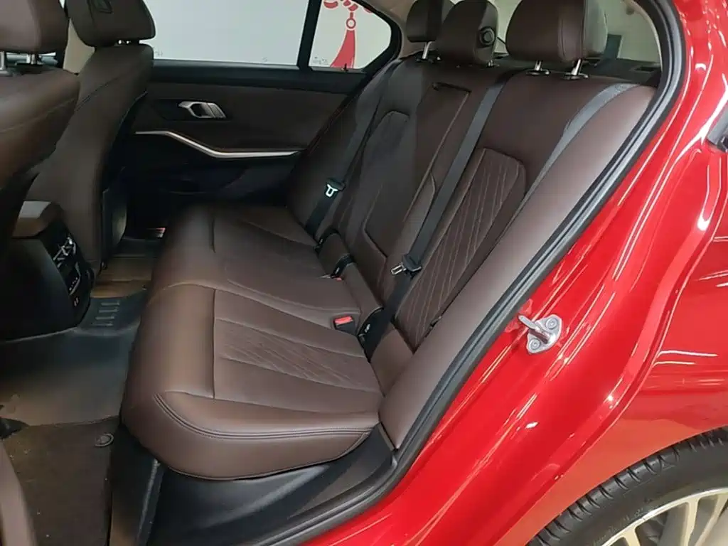 BMW 3 Series 2021 — фото 17
