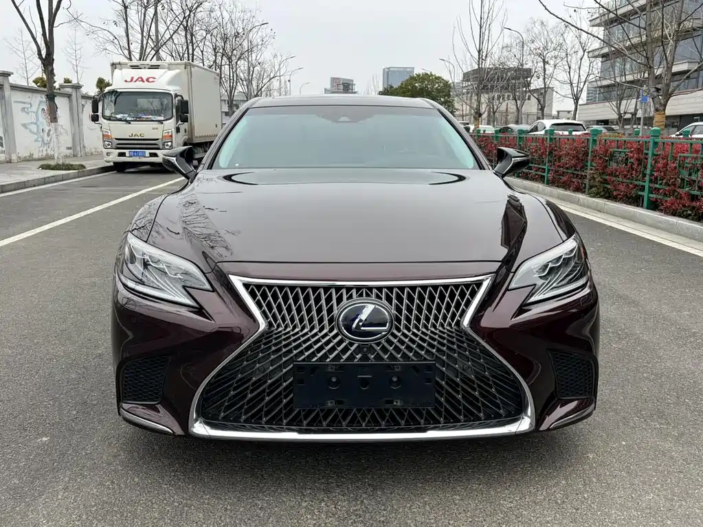 Lexus LS 2020 — фото 2