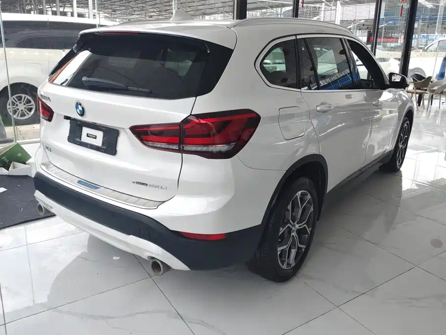 BMW X1 2021 — фото 3