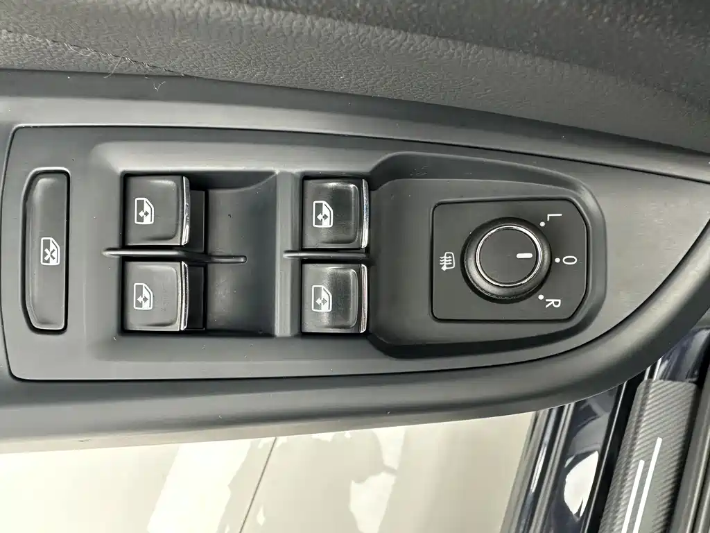 Volkswagen Passat 2022 — фото 12