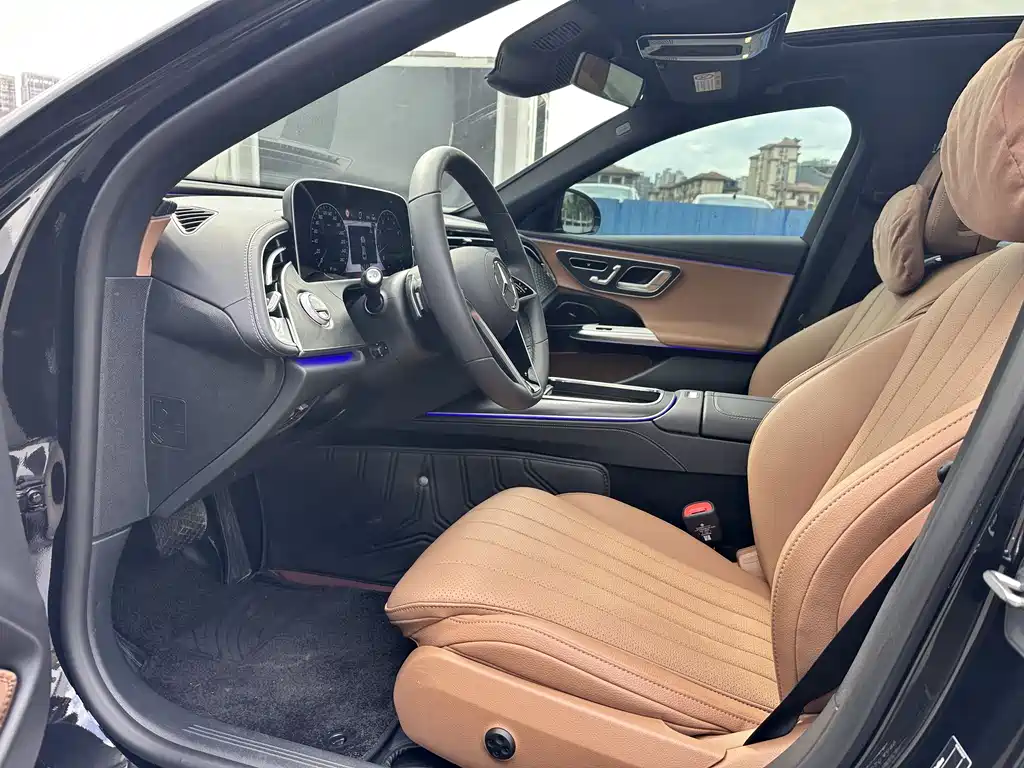 Mercedes-Benz E-Class 2025 — фото 13