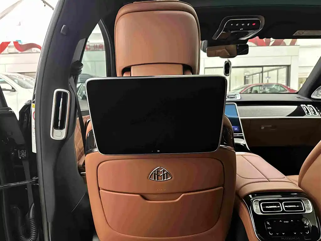 Mercedes-Benz Maybach S-Class 2023 — фото 13