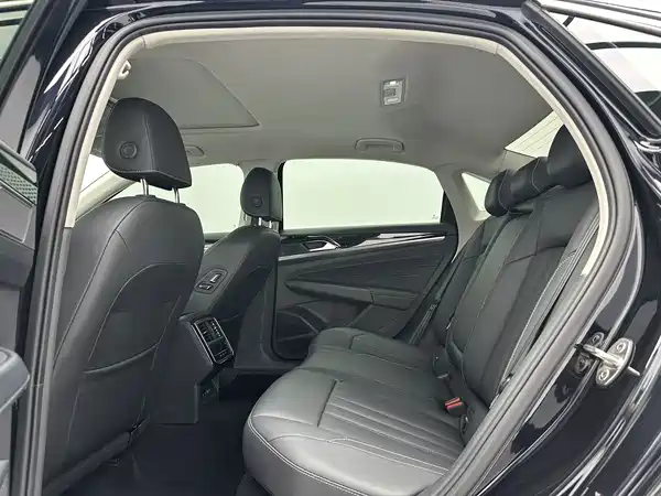 Volkswagen Passat 2022