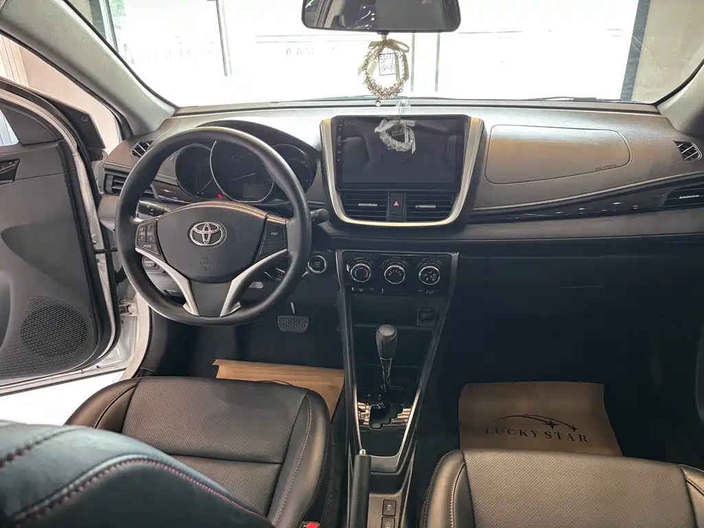 Toyota Yaris L 2023 — фото 14