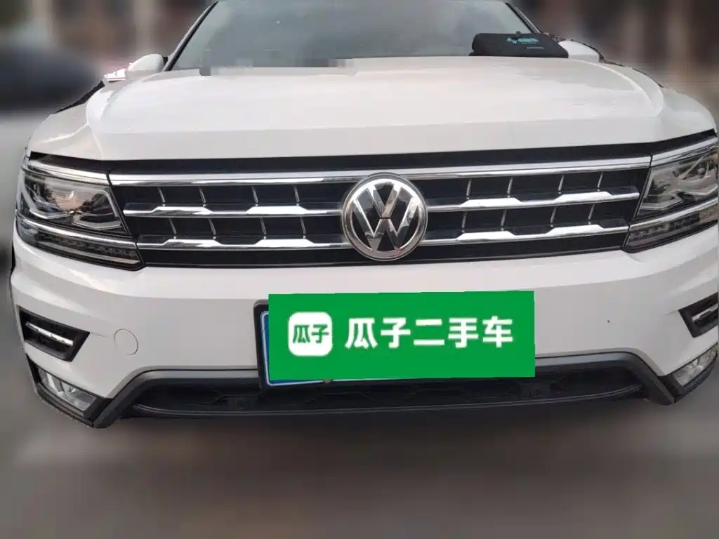 Volkswagen Tiguan L 2017 — фото 1
