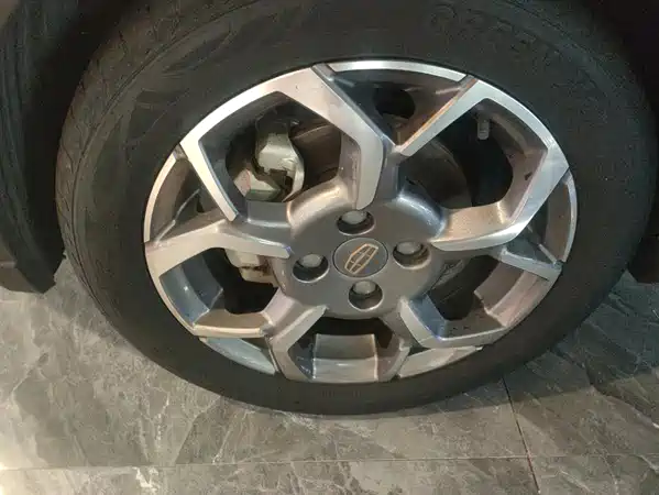 Geely Vision X1 2017