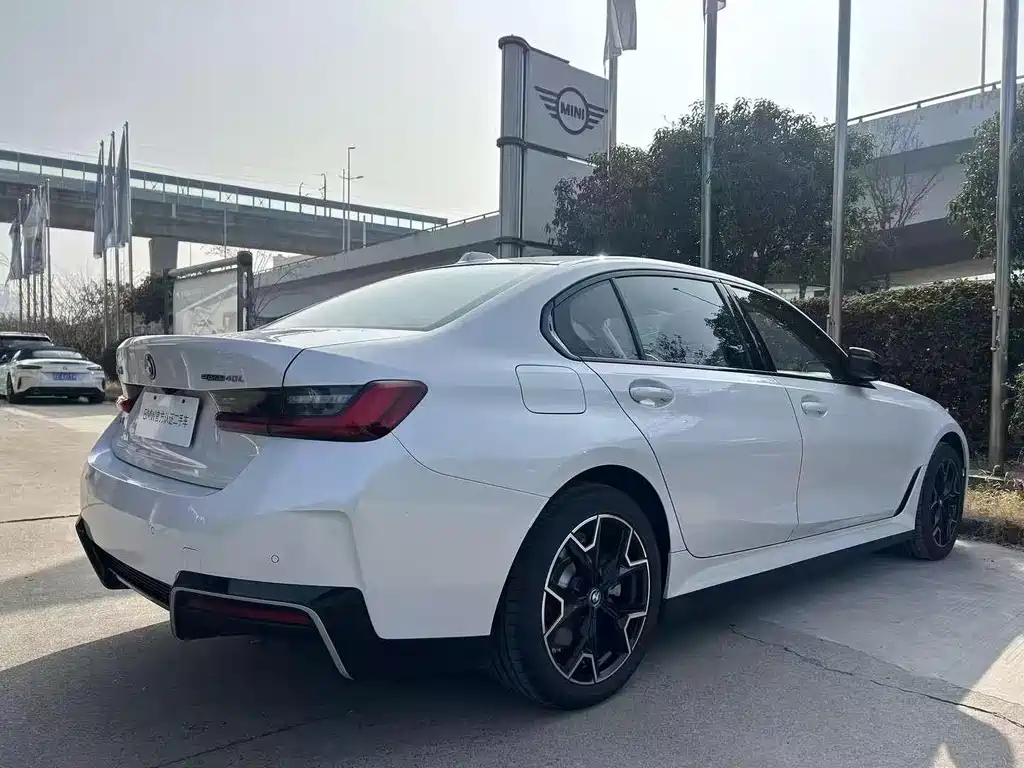 BMW i3 2024 — фото 2