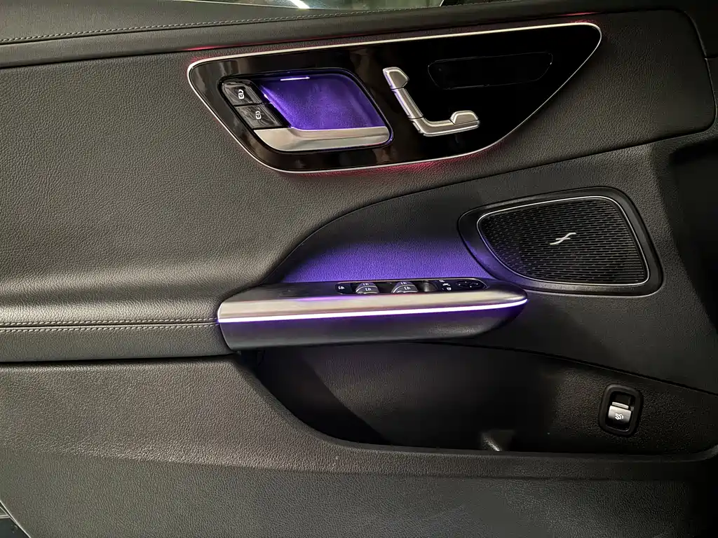 Mercedes-Benz C-Class 2023 — фото 11