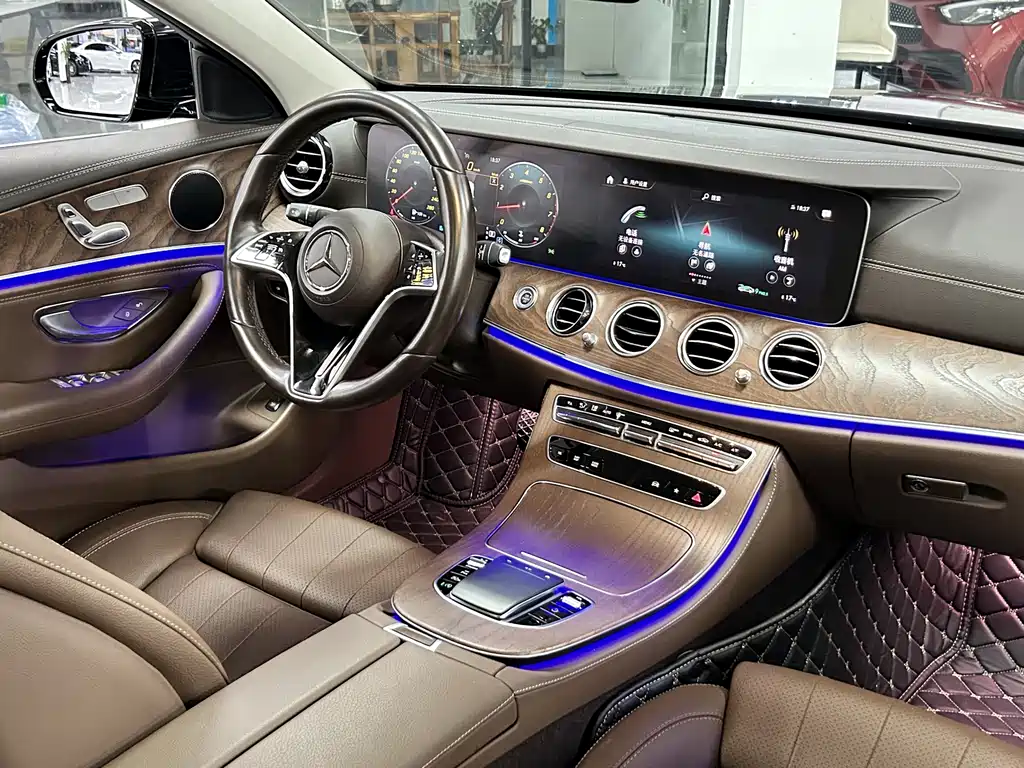 Mercedes-Benz E-Class 2023 — фото 12