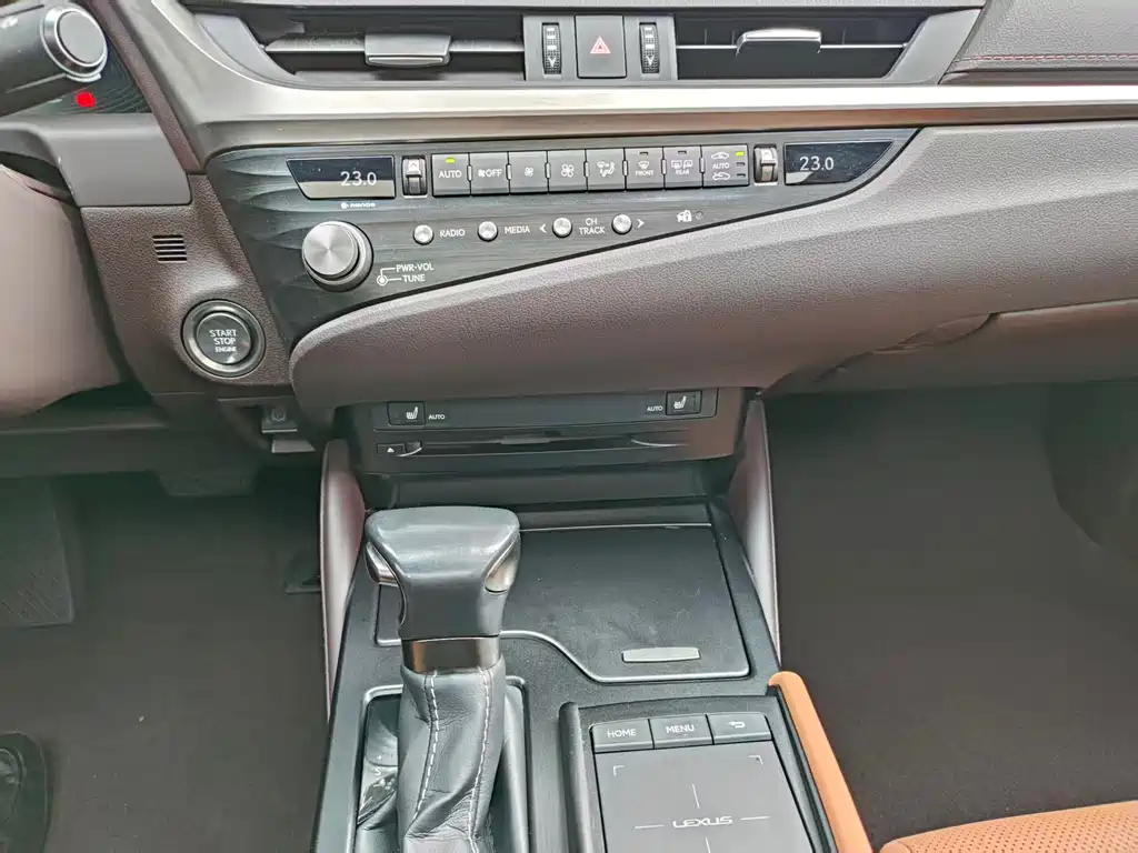 Lexus ES 2021 — фото 12