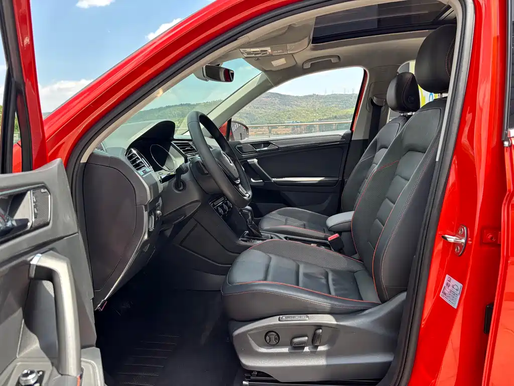 Volkswagen Tiguan L 2017 — фото 12