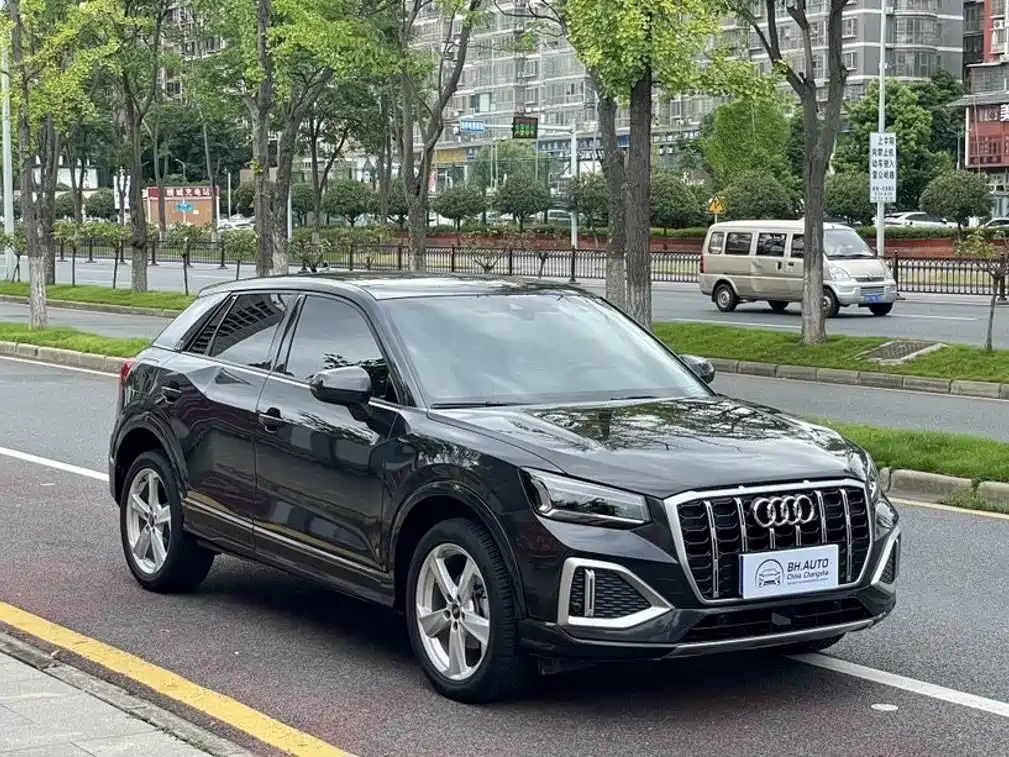 Audi Q2L 2022 — фото 3