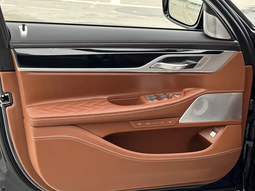 BMW 7 Series 2021 — фото 17