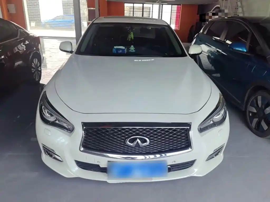 Infiniti Q50L 2015 — фото 3
