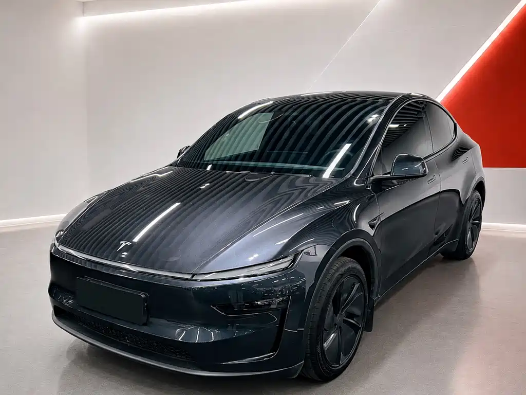 Tesla Model Y 2026 — фото 1