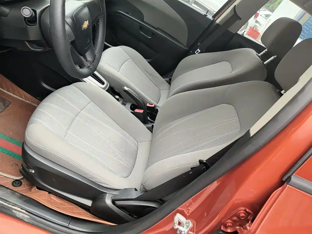 Chevrolet Aveo 2015 — фото 15