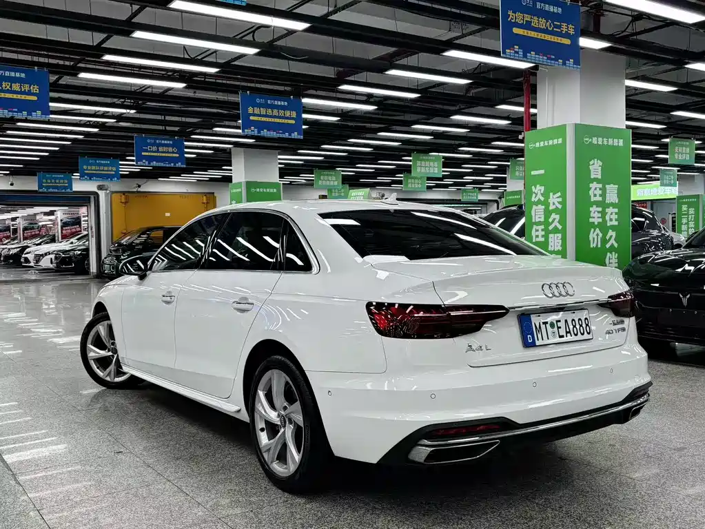 Audi A4L 2021 — фото 4